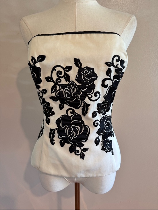 White House Black Market Tops - White House Black Market Rose Embroidered Strapless Corset Top Size 12